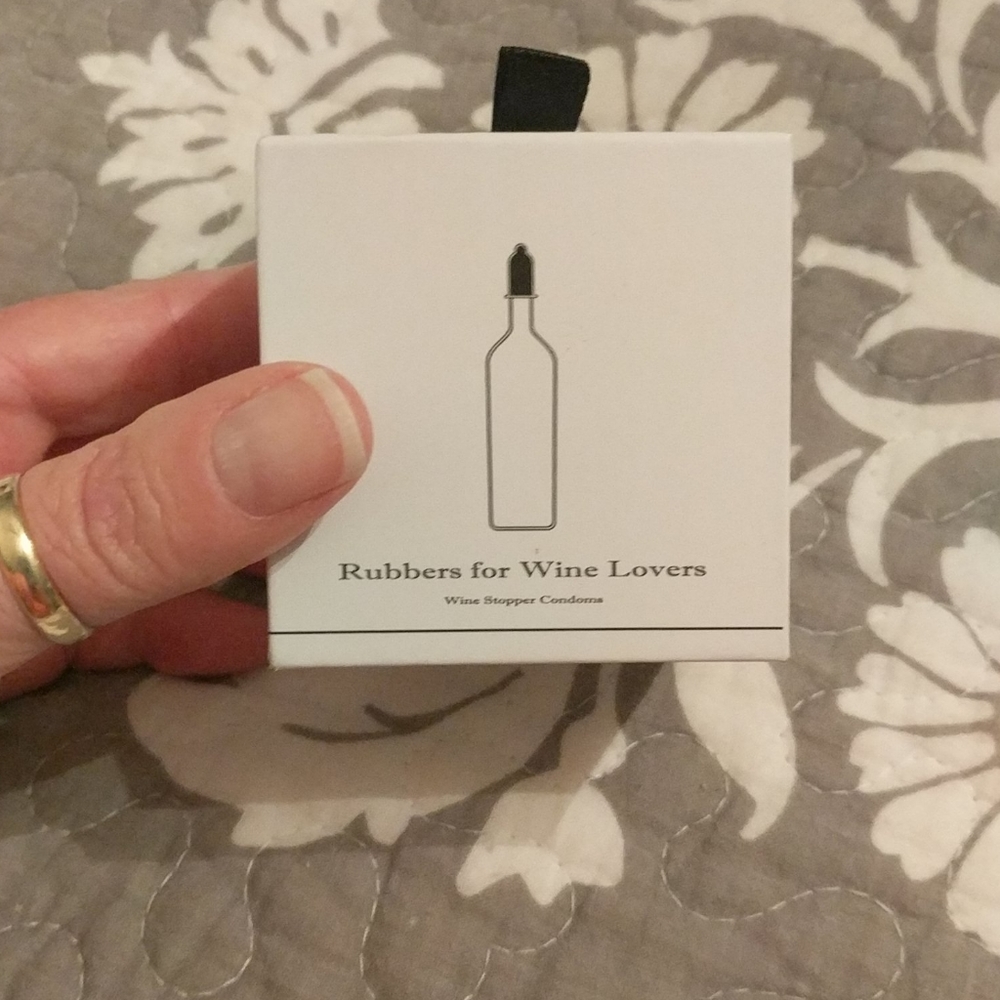 Rubber wine stoppers